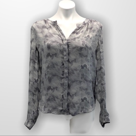 ARITZIA Babaton Button Down Blouse Size Small - Picture 1 of 11